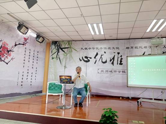 南京师范大学博士生导师钟振振教授受邀为十大网投平台信誉排行榜最新师生做学术报告