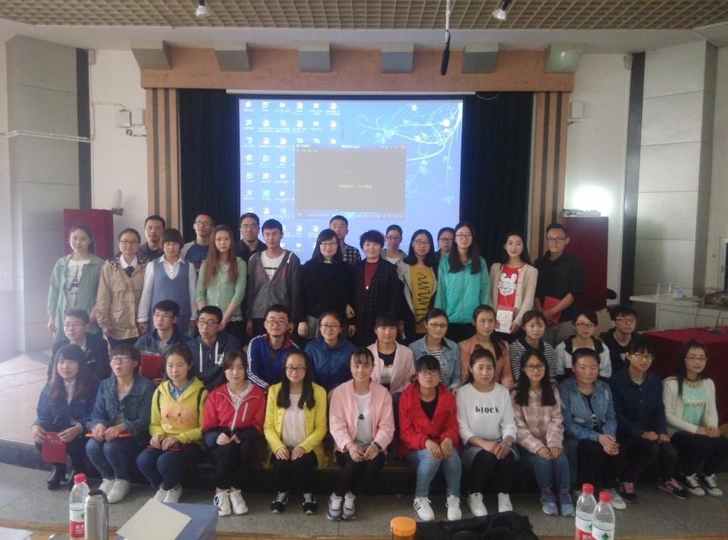 汉语言文学系实践周举办“诗词创作朗诵大赛”